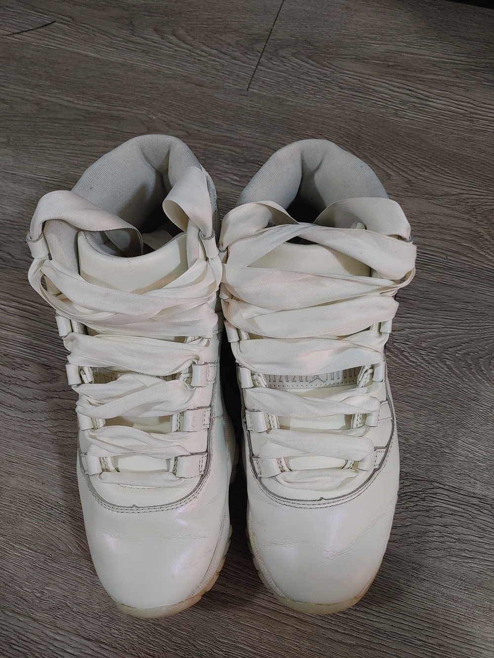 Nike Air Jordan 11 Retro Pearl Sail White AR0715-110 Size 7.5 Sneaker